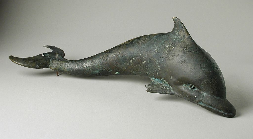 Pronssinen delfiini, Kreikka 300 eKr.–100 jKr. Kuva: Wikimedia Commons Los Angeles County Museum of Art